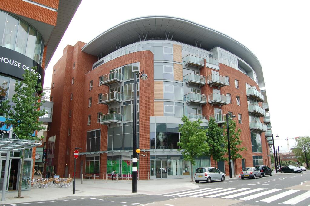 2 bedroom apartment for rent in Desborough Road, High