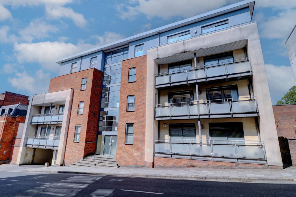 Main image of property: Corporation Street, High Wycombe, Buckinghamshire, HP13
