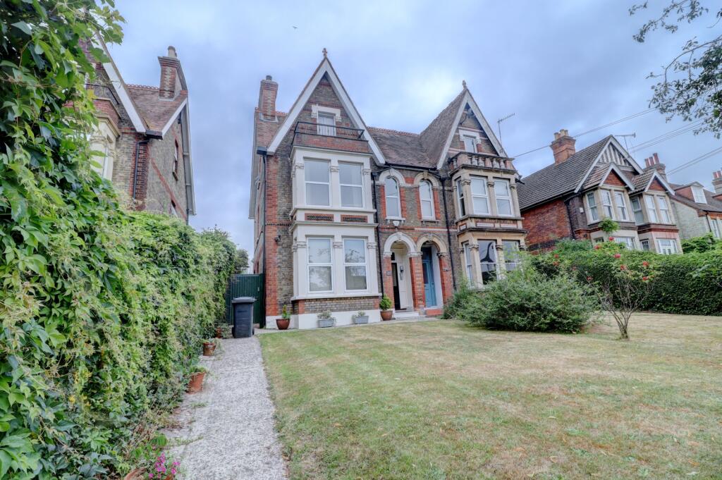 Main image of property: London Road, High Wycombe, Buckinghamshire, HP11