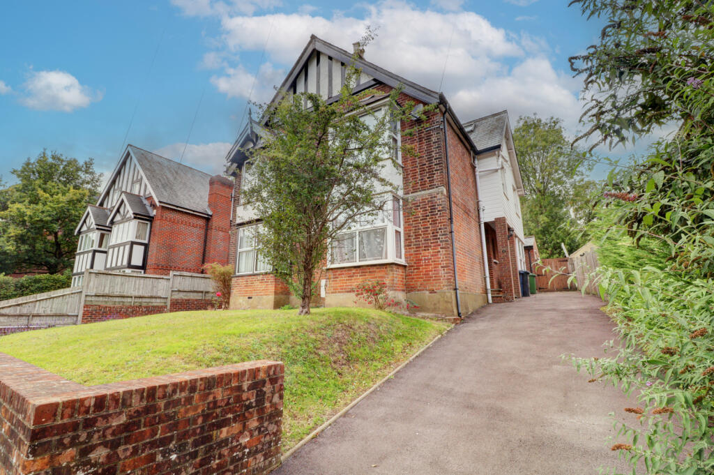 Main image of property: Amersham Road, High Wycombe, Buckinghamshire, HP13
