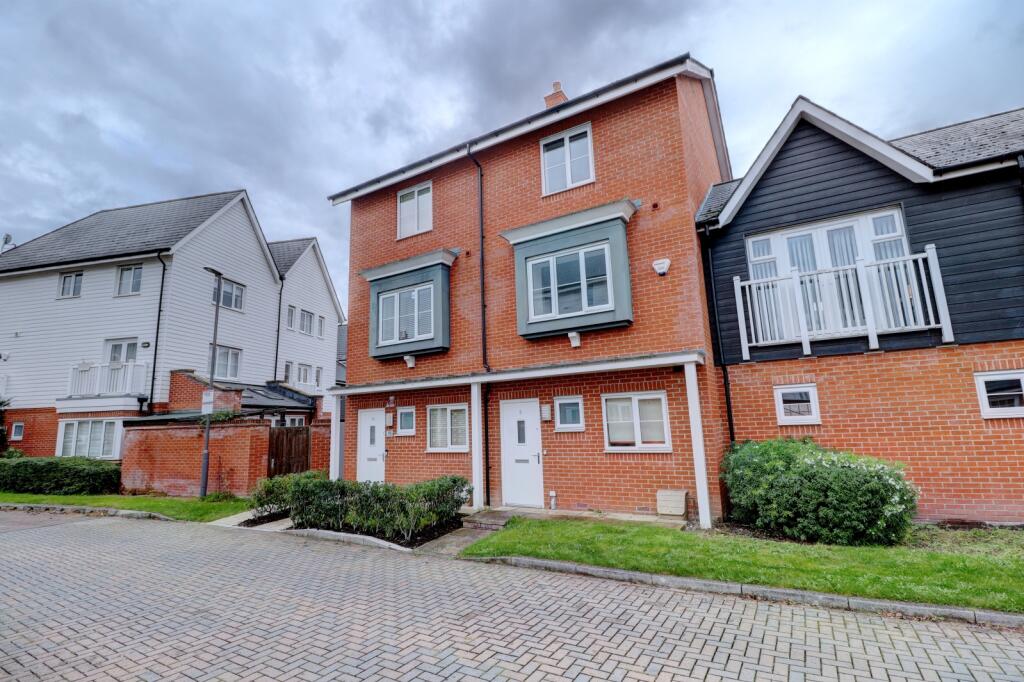 Main image of property: Greenwich Drive, High Wycombe, Buckinghamshire, HP11