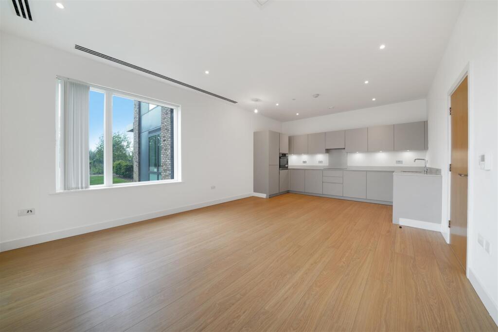 Main image of property: Santina Apartments, 45 Cherry Orchard Road, Croydon