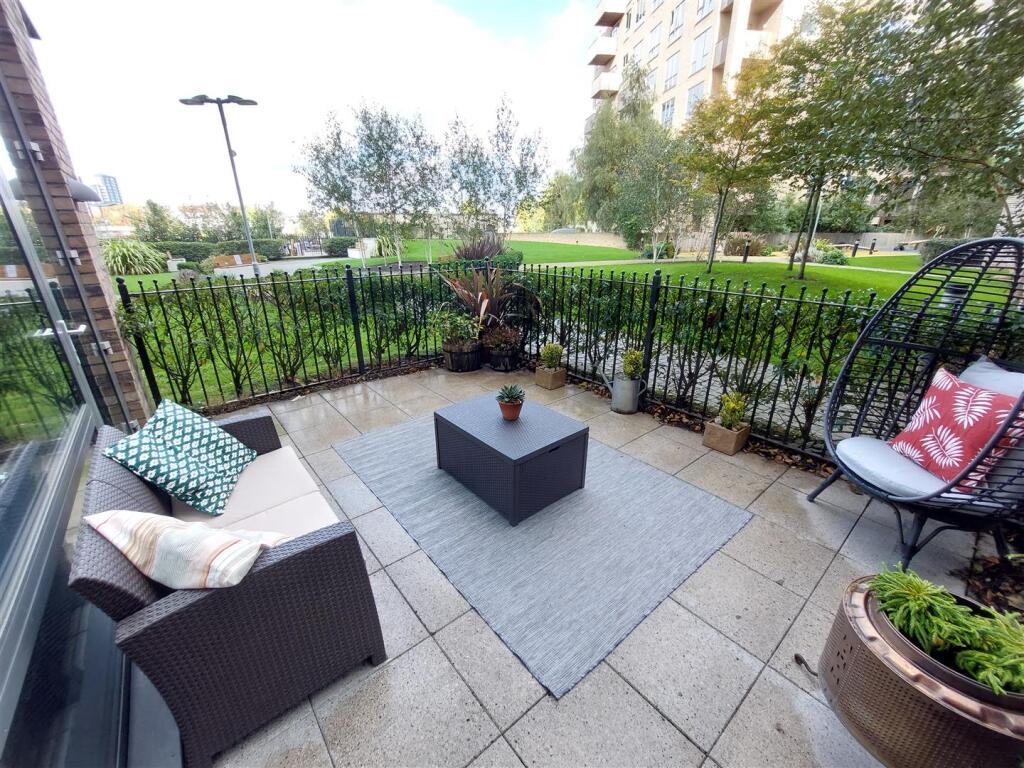 Main image of property: Santina Apartments, Cherry Orchard Road, Croydon CR0