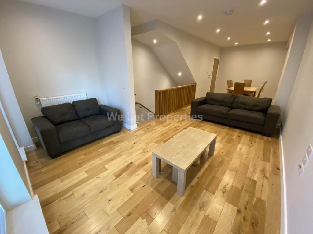 Main image of property: Spindle Mews, Islington Wharf Mews