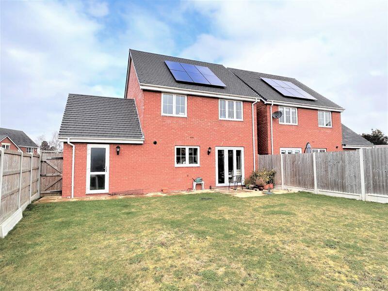 3 bedroom detached house for sale in Sheppey Corner, Cropthorne, WR10