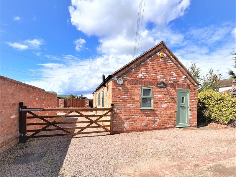 1 bedroom bungalow for sale in Chapel Lane, Wyre Piddle, WR10