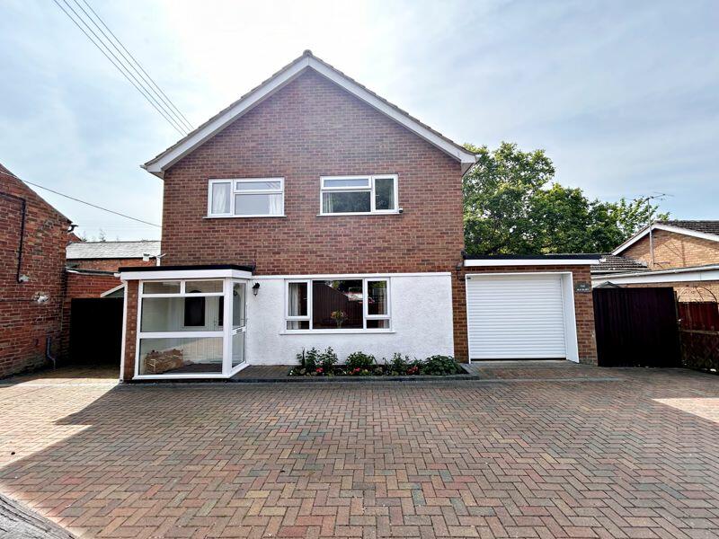 3 bedroom detached house for sale in Drakes Bridge Road, Eckington, WR10