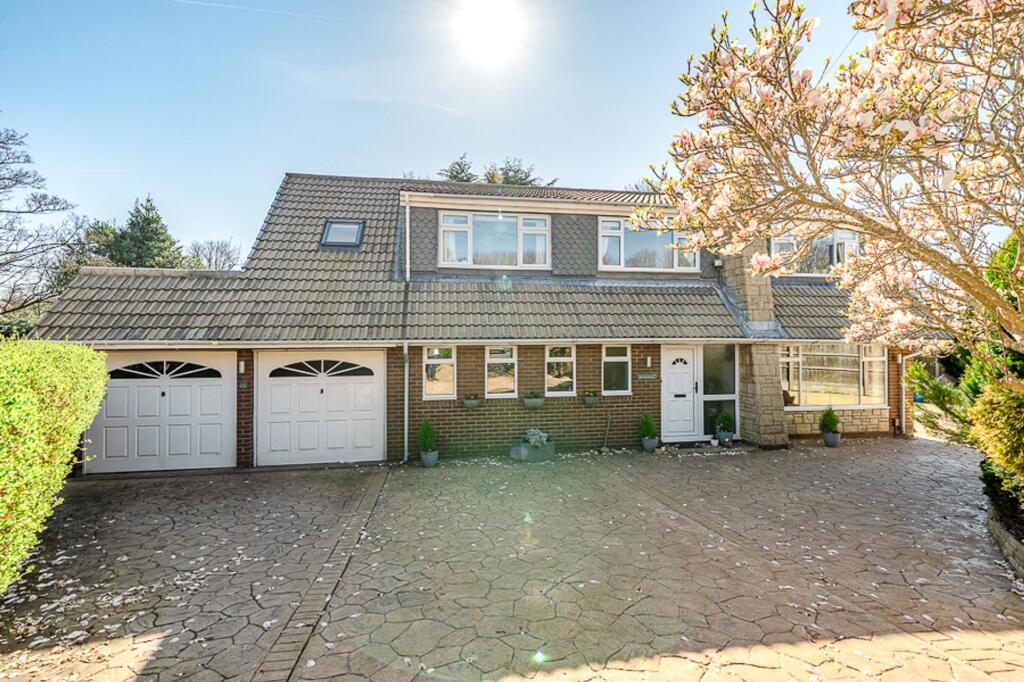 Main image of property: Waltho Avenue, Maghull, L31