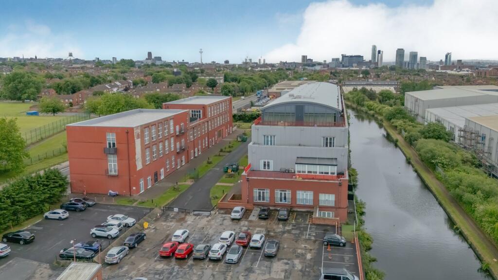 Main image of property: Tobacco Wharf, Commercial Road, L5
