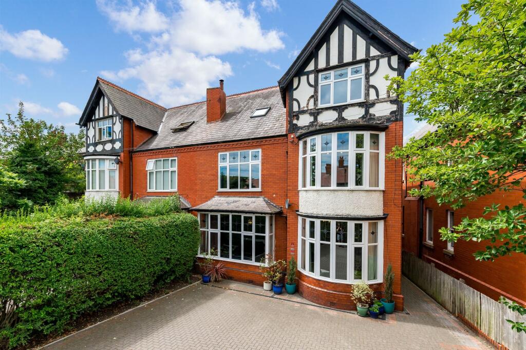 Main image of property: Liverpool Road, Great Crosby, L23