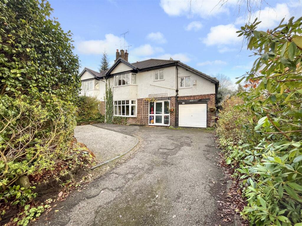 4 bedroom semidetached house for sale in Brooklands Road, Manchester, M23