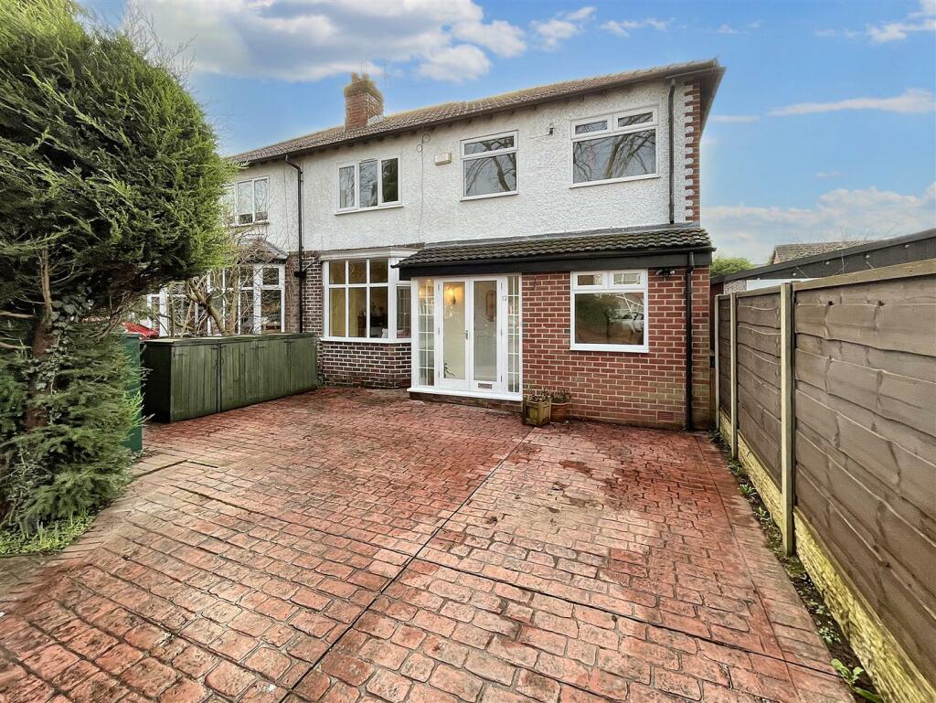 4 bedroom semidetached house for sale in Campbell Road, Sale, M33