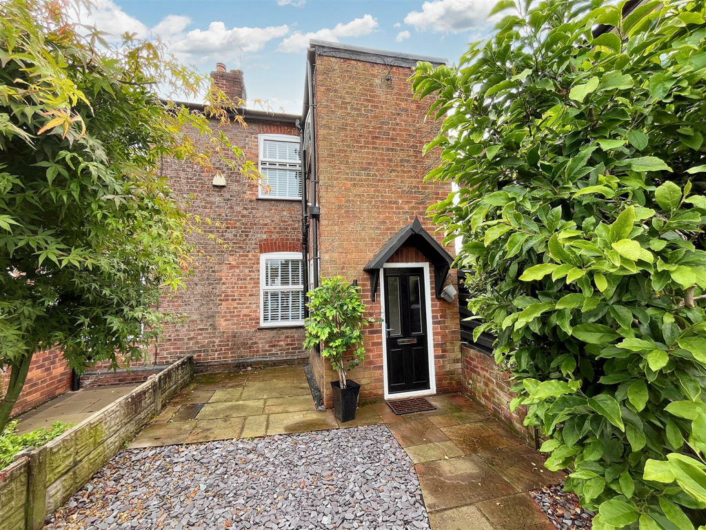 2 bedroom end of terrace house for sale in Buckfast Road, Sale, M33