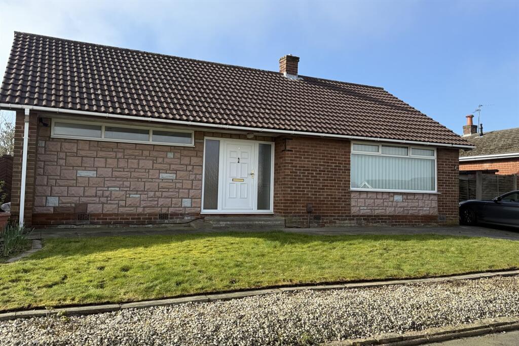 Main image of property: 8 Walpole Road, Runcorn WA7 4AY
