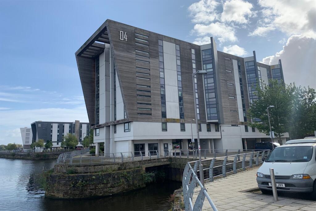 Main image of property: The Deck, Lock 4, Runcorn WA7 1GH