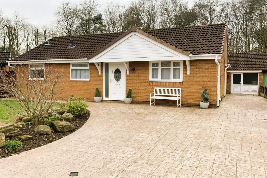 3 bedroom detached bungalow for rent in Shackleton Close, Old Hall, WA5 9QE, WA5