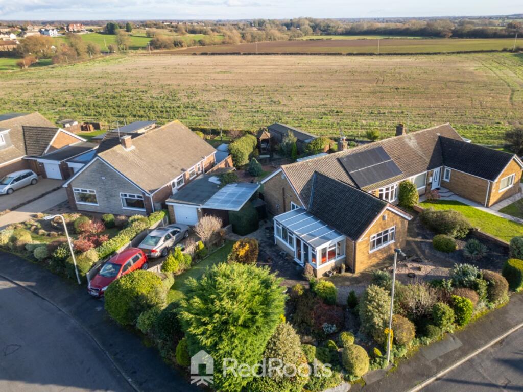 3 bedroom semidetached bungalow for sale in Springfield Crescent, Kirk