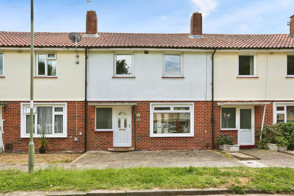 Main image of property: Green Crescent, GOSPORT