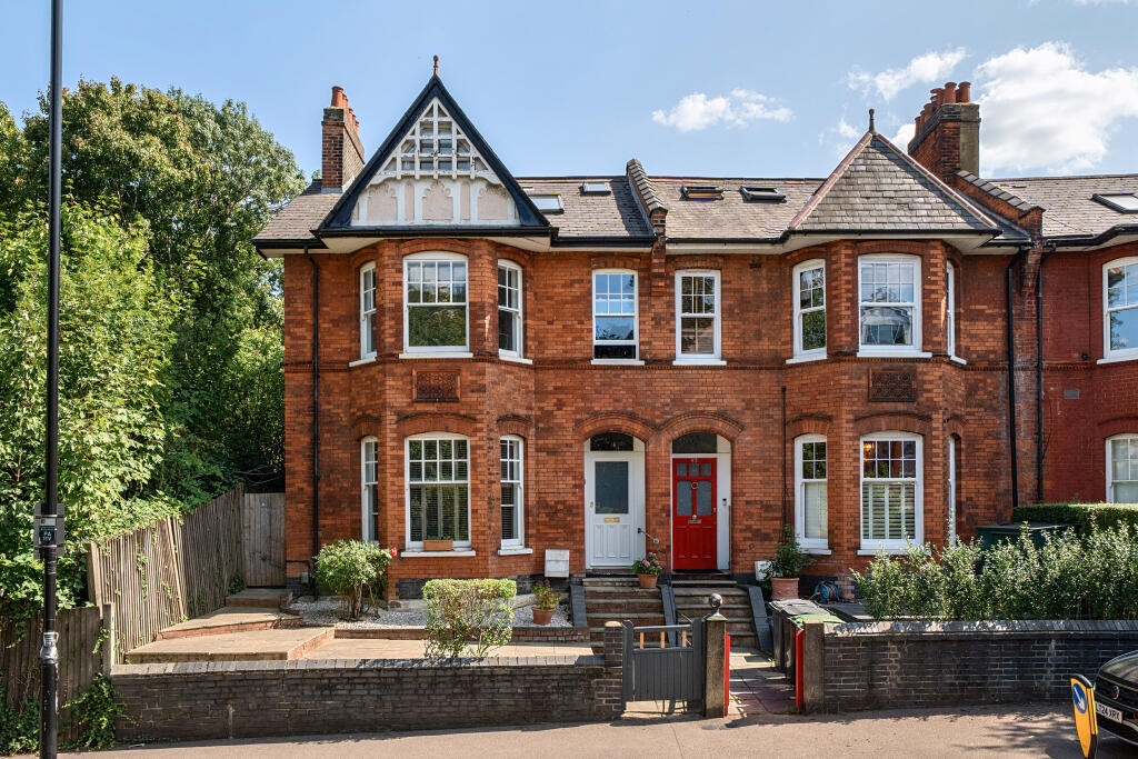 Main image of property: Park Avenue, London, N22