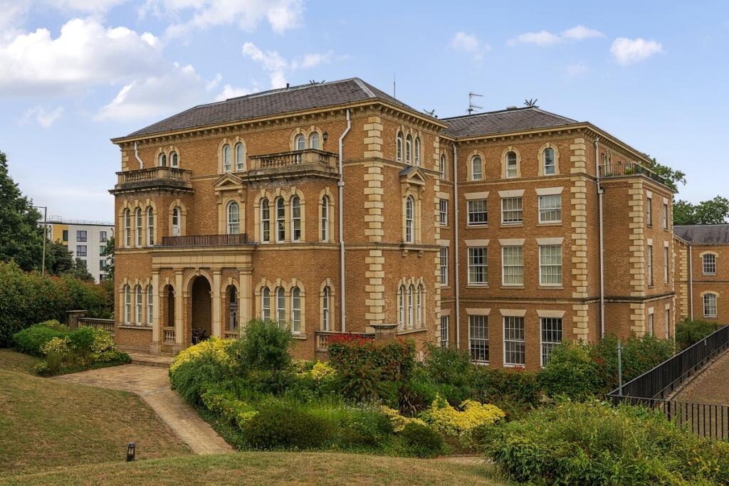 Main image of property: Royal Drive London N11