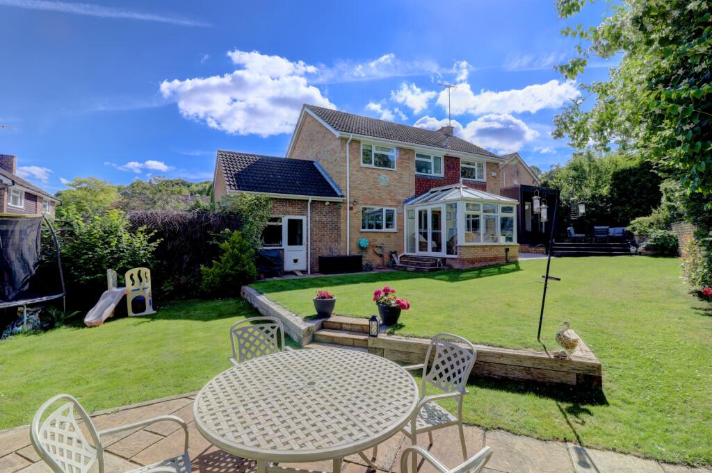 4 bedroom detached house for sale in Whitfield Road, Hughenden Valley