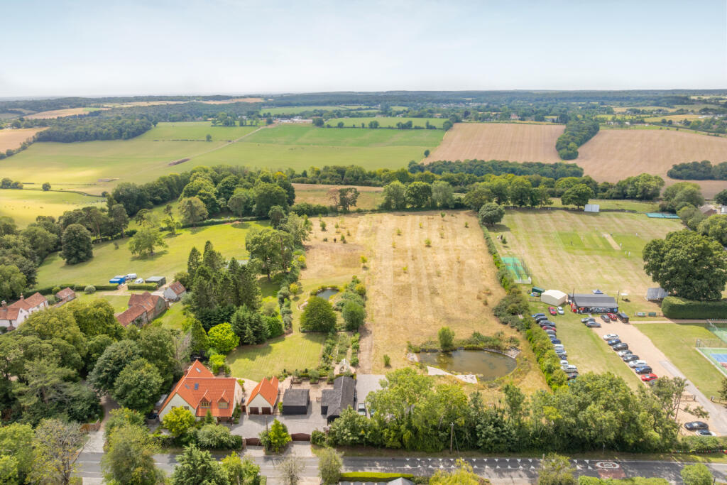 Main image of property: Chinnor Road, Bledlow Ridge, High Wycombe, Buckinghamshire, HP14