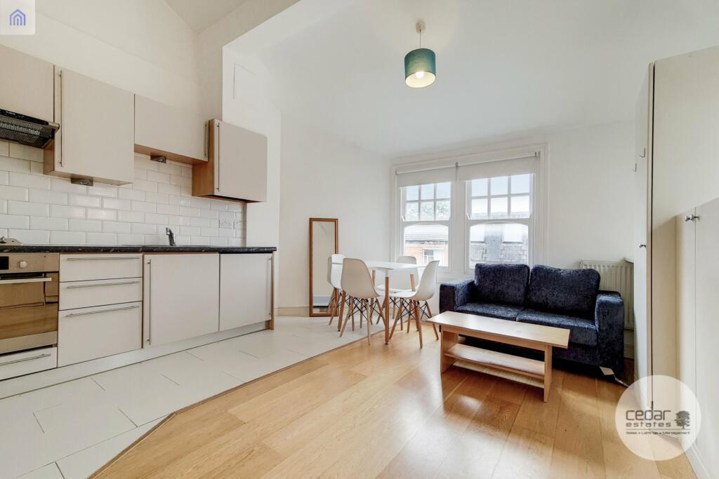 Studio flat for sale in North End Road, Golders Green NW11