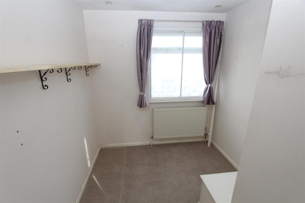 3 bedroom semidetached house for sale in London Road, Teynham