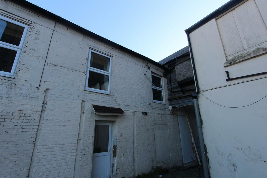 1 bedroom flat for sale in West Street, Sheerness, ME12