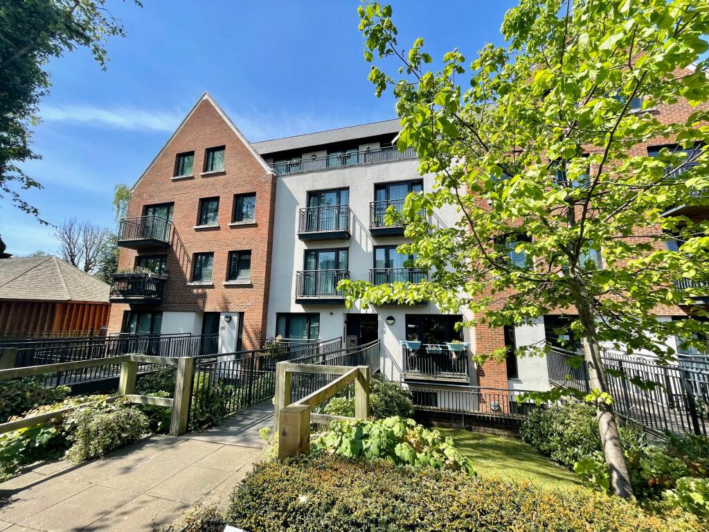 2 bedroom apartment for rent in Wheston Lodge, Holden Avenue, Woodside Park, N12