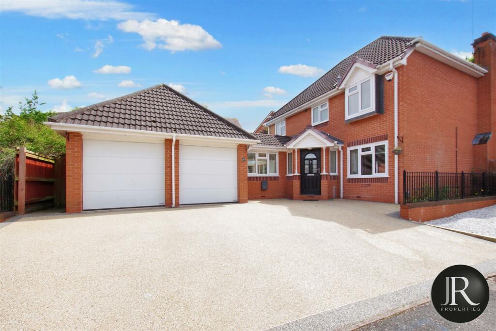 4 bedroom detached house for sale in Thorn Close, Brereton, Rugeley, WS15