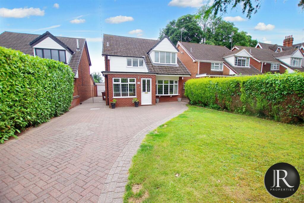 3 bedroom detached house for sale in Peakes Road, Etchinghill, WS15