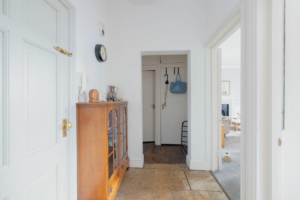 Additional property image - Flat 2, 3 Hanover Place, Bath