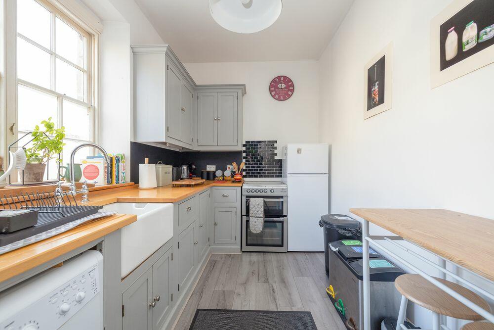 Additional property image - Flat 2, 3 Hanover Place, Bath