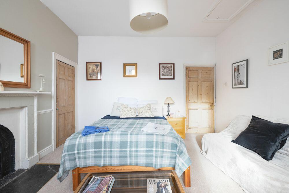 Additional property image - Flat 2, 3 Hanover Place, Bath