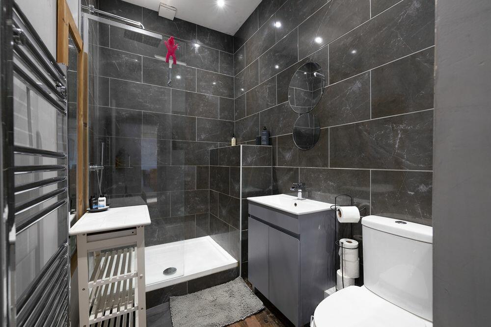 Additional property image - Flat 2, 3 Hanover Place, Bath