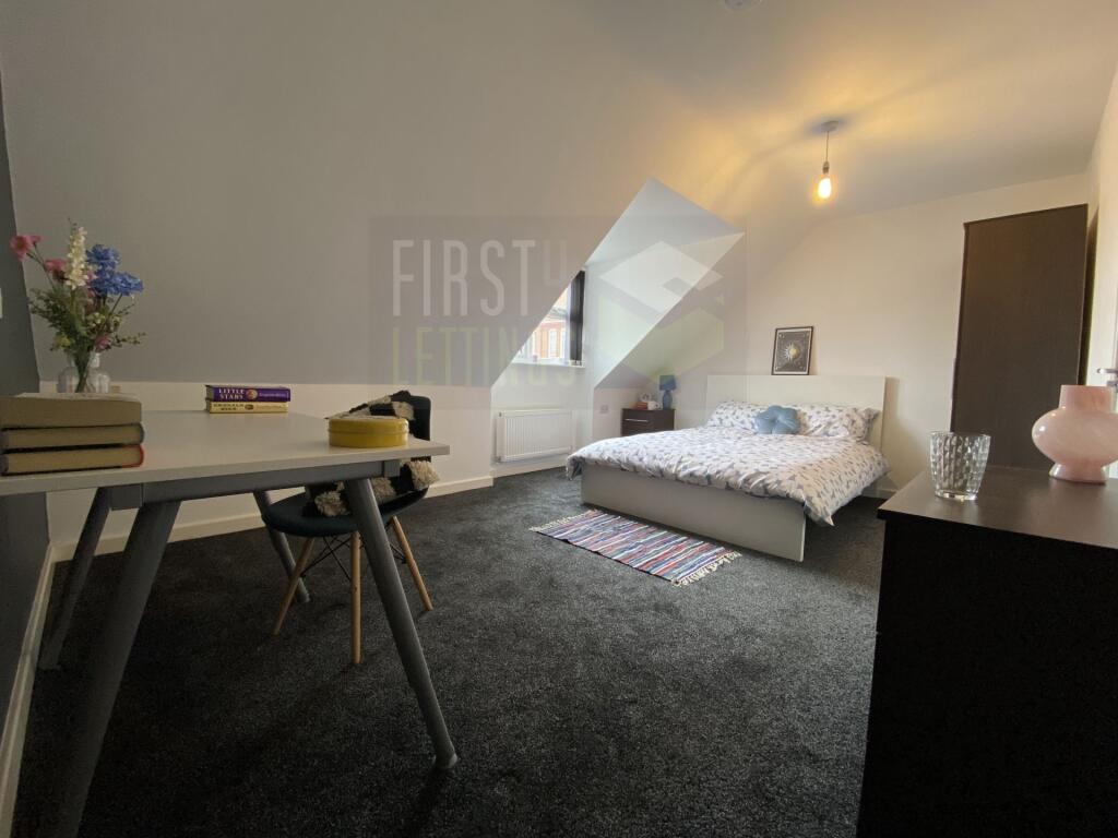 Main image of property: Avenue Road Extension, Clarendon Park, LE2