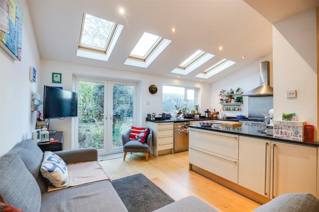 Additional property image - Wordsworth Avenue, Penarth