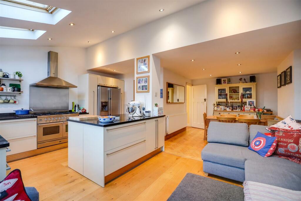 Additional property image - Wordsworth Avenue, Penarth