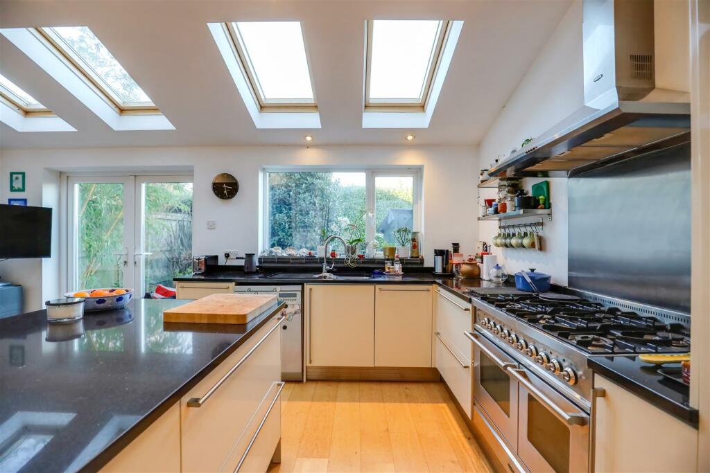 Additional property image - Wordsworth Avenue, Penarth