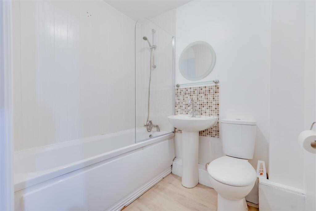 Additional property image - Lock Keepers Court [ 2 Bed ]