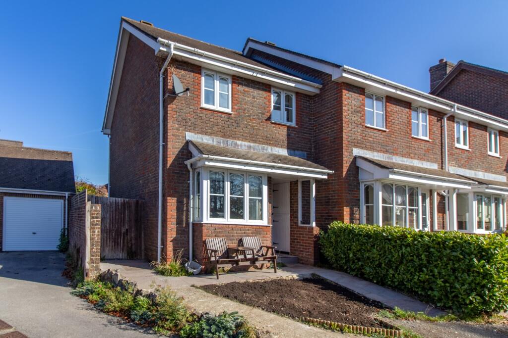 Main image of property: Lindley Gardens, Alresford, Hampshire, SO24