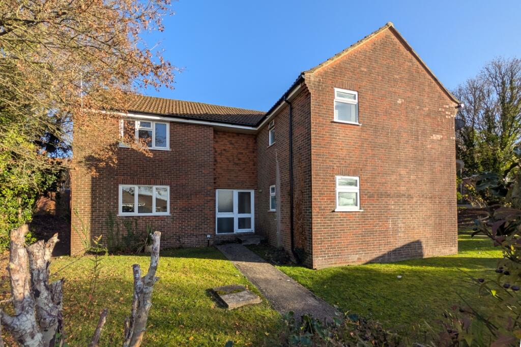 Main image of property: Salisbury Close, Alton, Hampshire, GU34