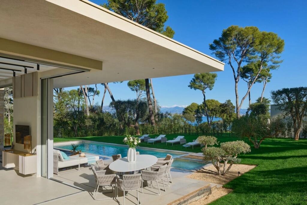 Main image of property: Provence-Alps-Cote d`Azur, Alpes-Maritimes, Antibes