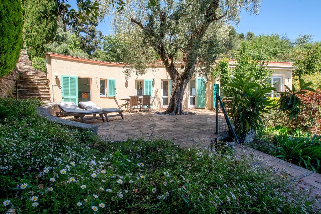 Main image of property: Provence-Alps-Cote d`Azur, Alpes-Maritimes, Grasse