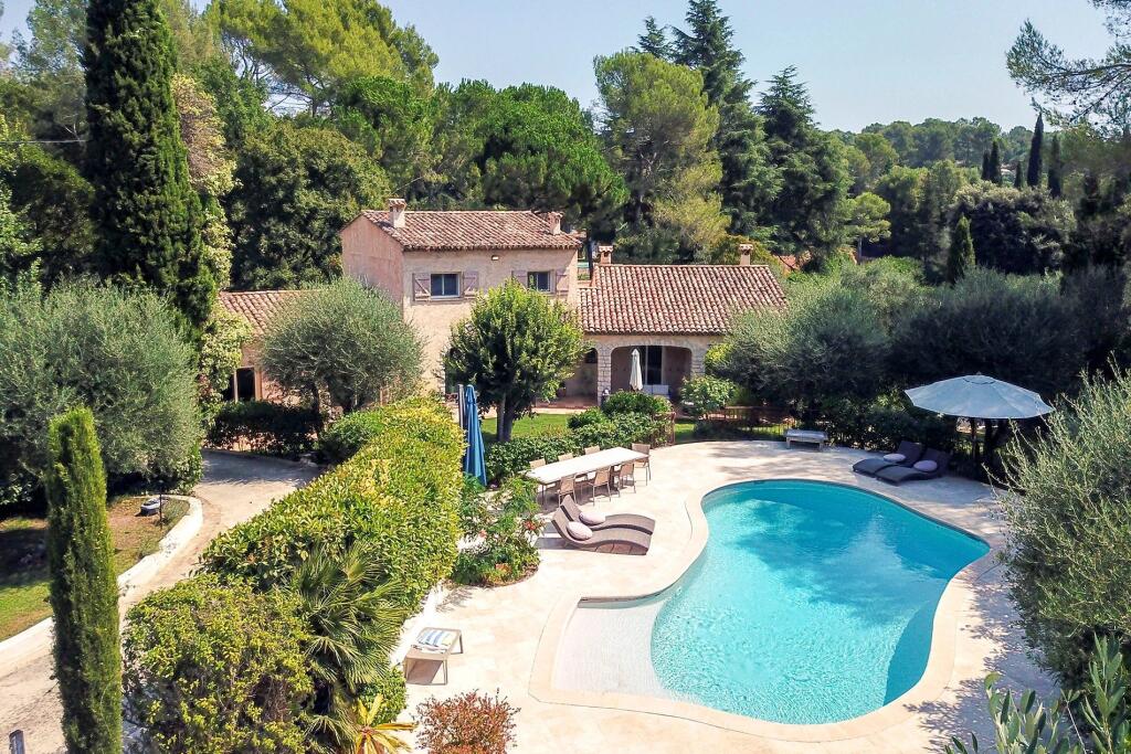 Main image of property: Provence-Alps-Cote d`Azur, Alpes-Maritimes, Roquefort-Les-Pins