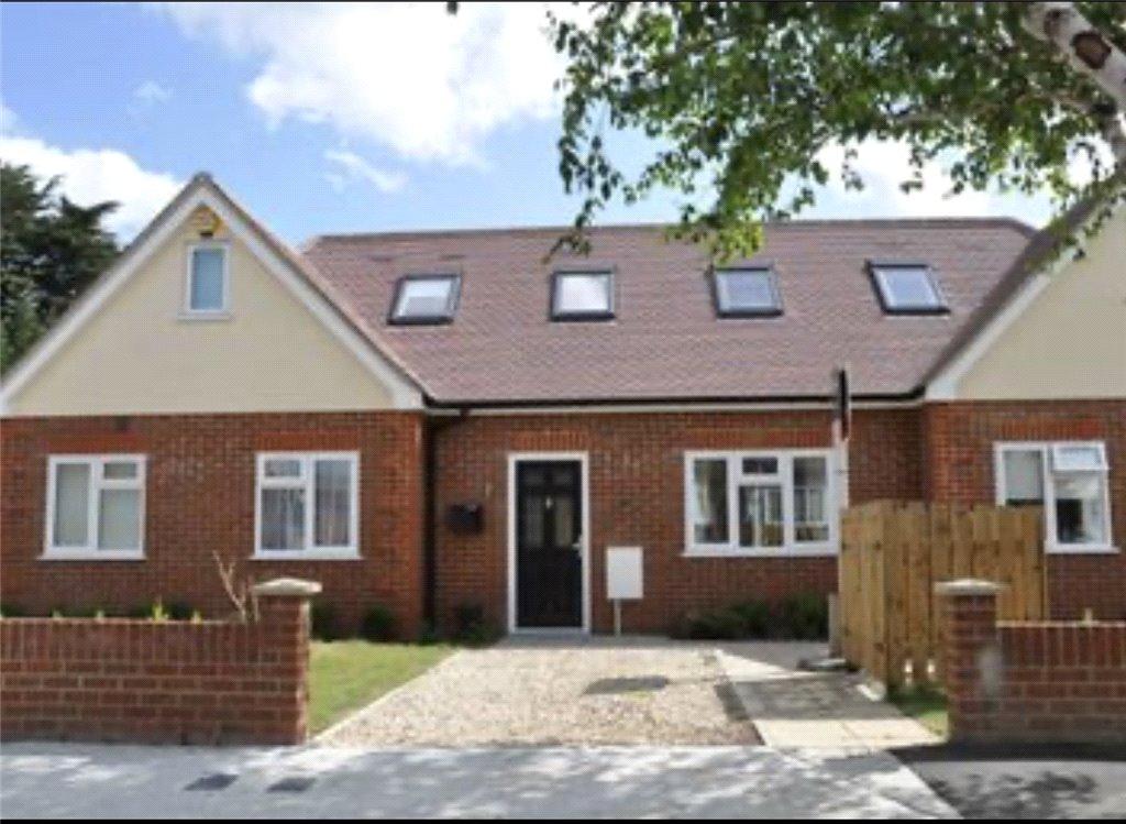 3 bedroom bungalow for rent in Hardy Avenue, Ruislip, Middlesex, HA4