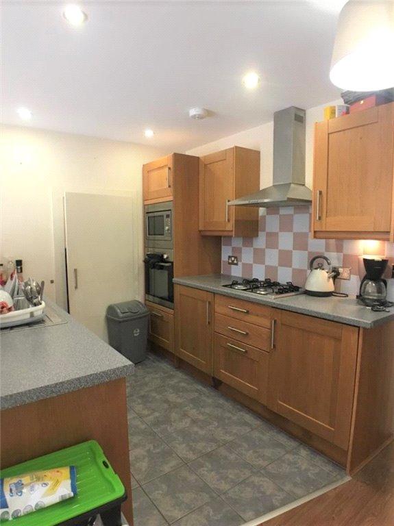 3 bedroom bungalow for rent in Hardy Avenue, Ruislip, Middlesex, HA4