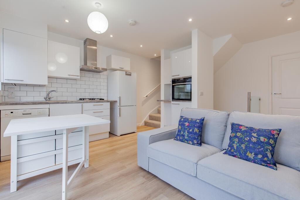 Main image of property: Eynsham Road, Botley, Oxford, OX2