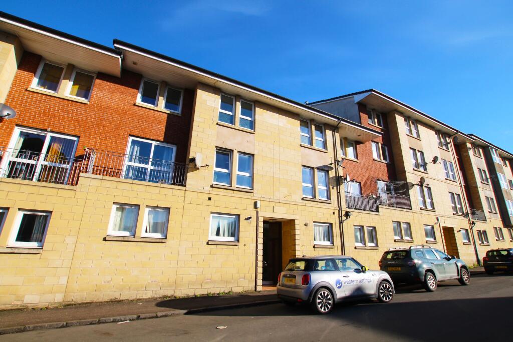 2 bedroom flat for rent in Coplaw Street, Govanhill, Glasgow, G42